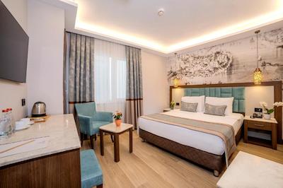 گرند هیلاریوم هتل