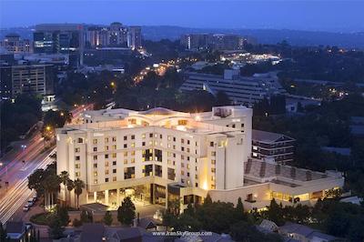 سندتن هیلتون