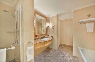 سندتن هیلتون