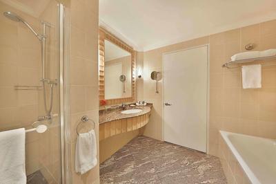 سندتن هیلتون