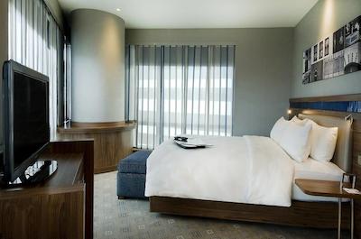 همپتون بای هیلتون بورسا