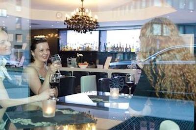 بست وسترن کمپن آپارتمان