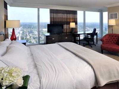 هیلتون نیاگارا فالس فالسویو هتل