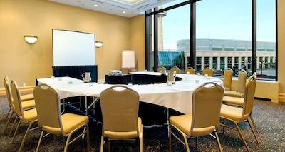 هیلتون نیاگارا فالس فالسویو هتل