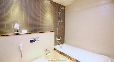 نهال بای بین مجید