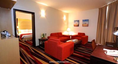 نهال بای بین مجید