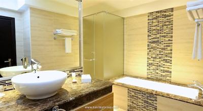 نهال بای بین مجید