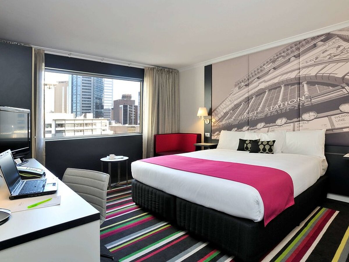 Mercure Melbourne Treasury Gardens