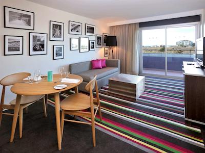 مرکور ملبورن تریشری گاردنز