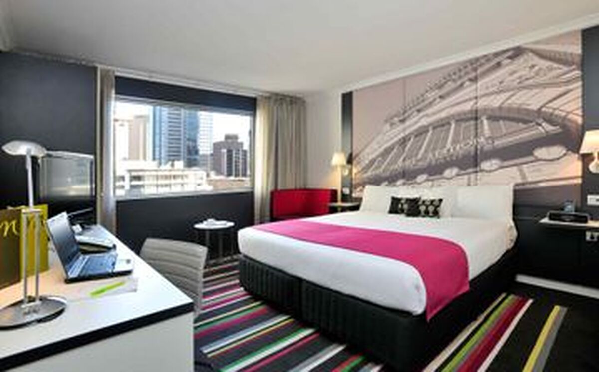 Mercure Melbourne Treasury Gardens