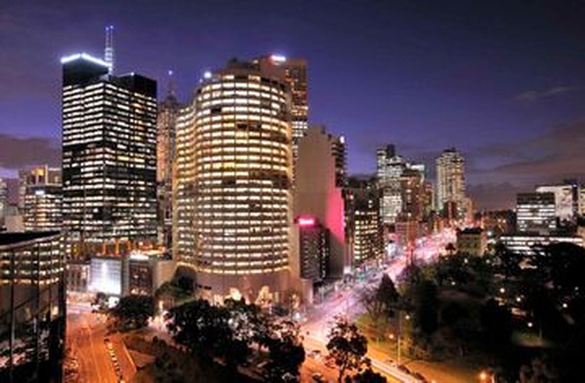 Mercure Melbourne Treasury Gardens