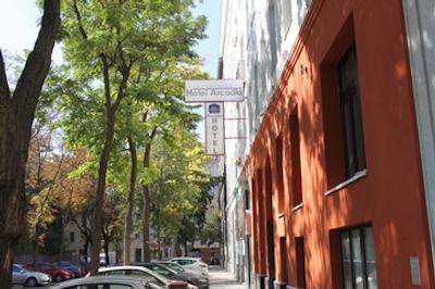 بست وسترن پلاس هتل آرکادیا