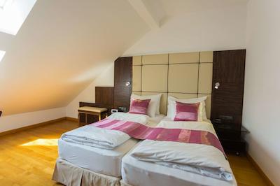 بست وسترن پلاس هتل آرکادیا