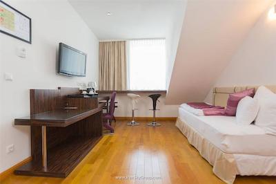 بست وسترن پلاس هتل آرکادیا