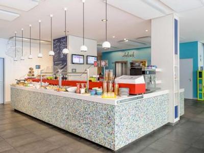 آیبیس استایلس برلین میت