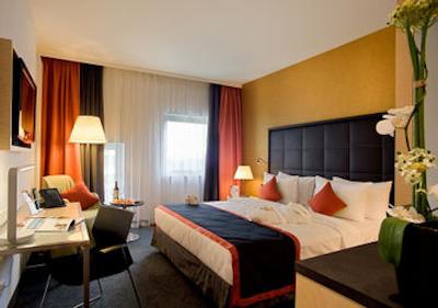 کراون پلازا سنت پیترزبورگ ایرپورت