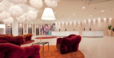 کراون پلازا سنت پیترزبورگ ایرپورت