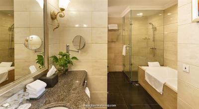 گرند رویال هتل