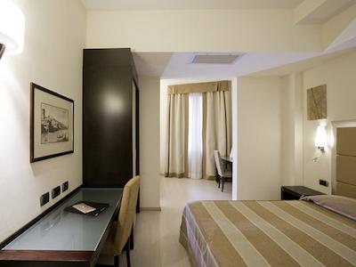 گرند هتل مدیترانه