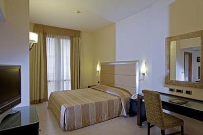 گرند هتل مدیترانه