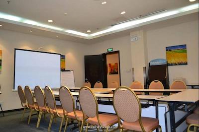 هالیدی این اکسپرس پوتوو