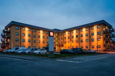 آیبیس میلانو مالپنسا آئروپرتو