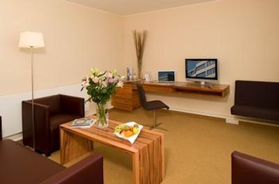 یورواستارز امبسی هتل