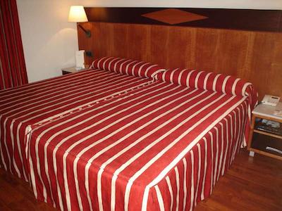 کاتالونیا اکزمپل 1864