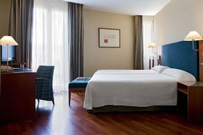 ان اچ بارسلونا سنترو