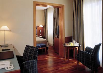 ان اچ بارسلونا سنترو