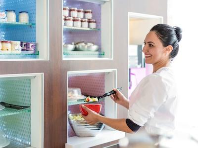 سوئیت نووتل نایس آئروپورت آرناس