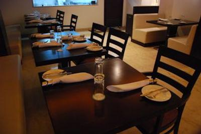 له روی دهلی هتل