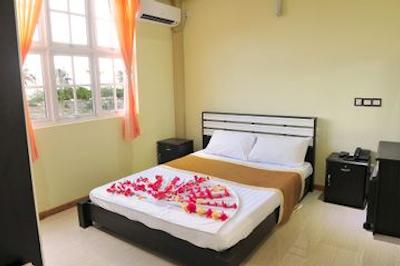 هتل یوی این