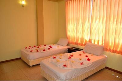 هتل یوی این