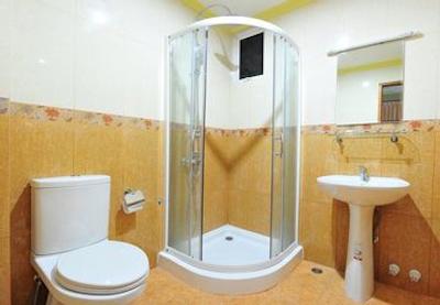 هتل یوی این