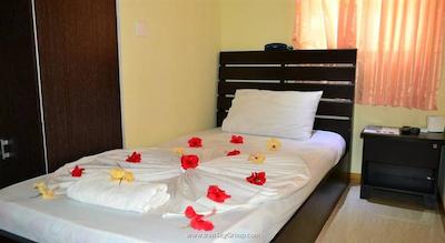 هتل یوی این