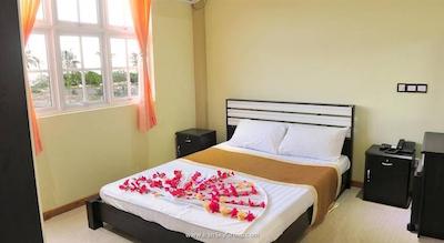 هتل یوی این