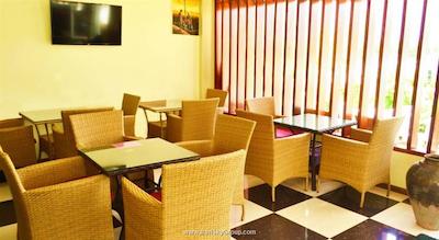 هتل یوی این