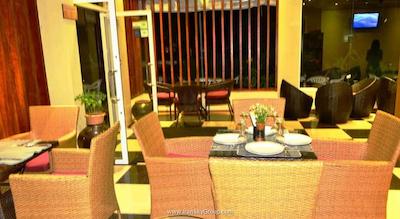 هتل یوی این