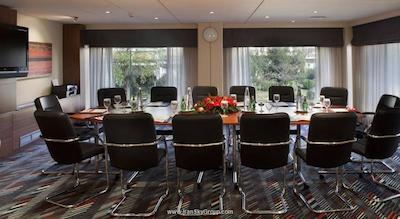 کرون پلازا آتن سیتی سنتر