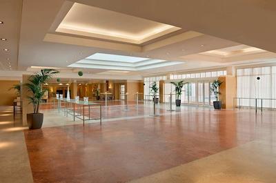 هیلتون ایرپورت