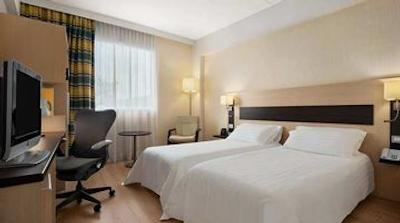 هیلتون گاردن این رم ایرپورت