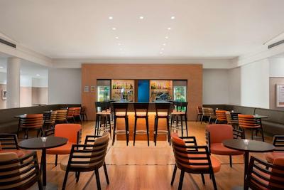 هیلتون گاردن این رم ایرپورت