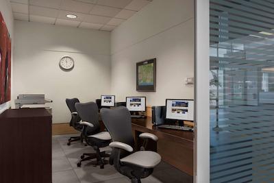 هیلتون گاردن این رم ایرپورت