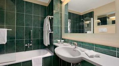 هیلتون گاردن این رم ایرپورت