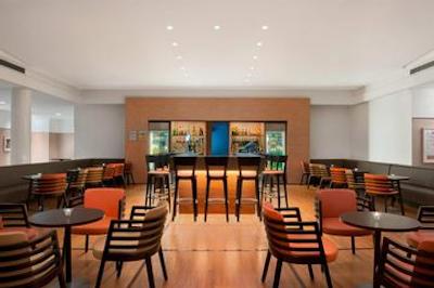 هیلتون گاردن این رم ایرپورت