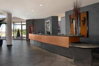 هیلتون گاردن این رم ایرپورت