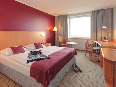 مرکور هتل دوسلدورف سیسترن