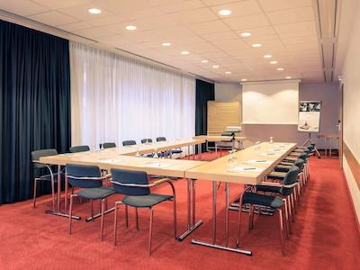 مرکور هتل دوسلدورف سیسترن