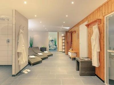 مرکور هتل دوسلدورف سیسترن